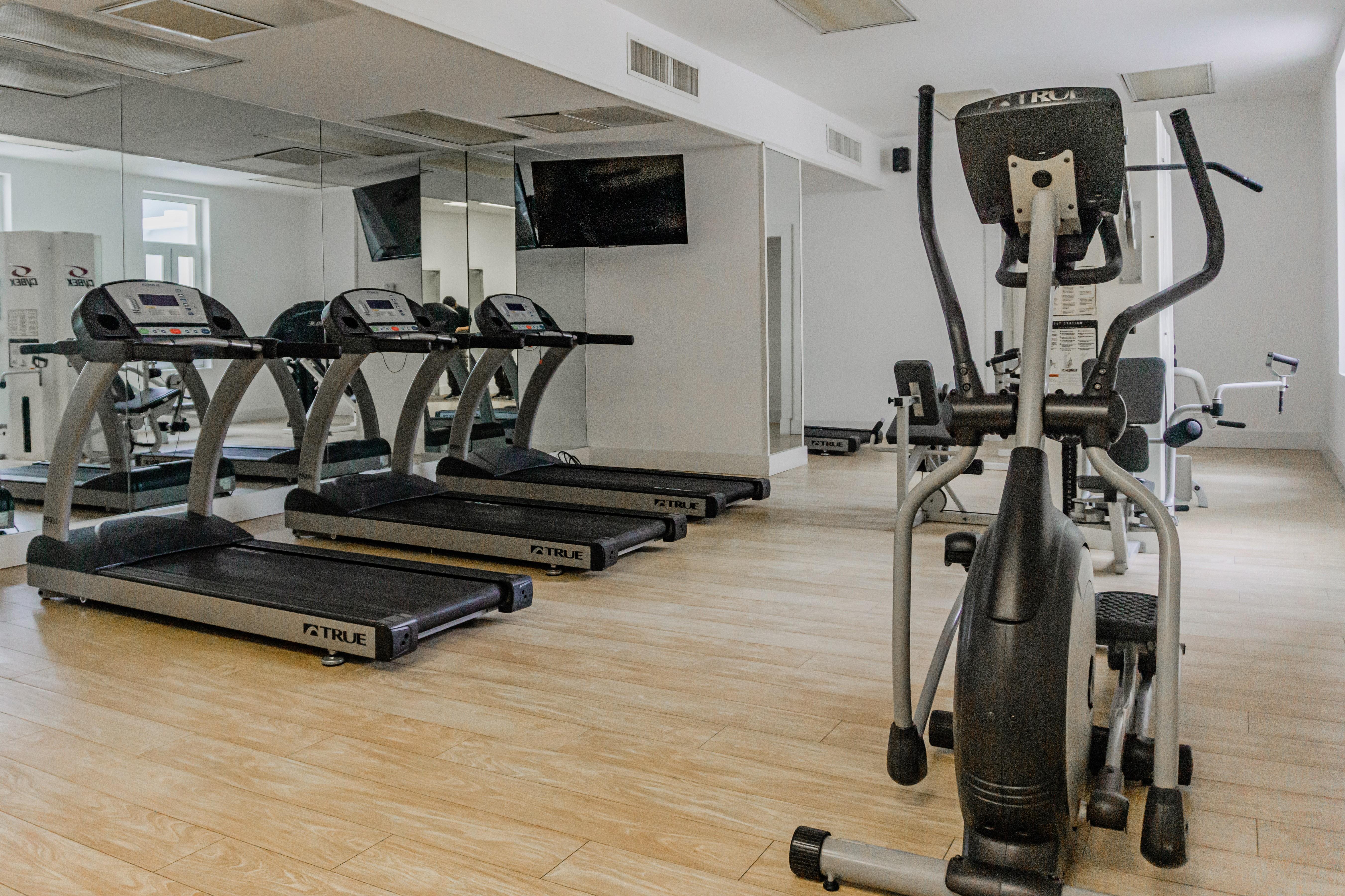 Gamma Monterrey Gran Hotel Ancira Экстерьер фото A typical gym