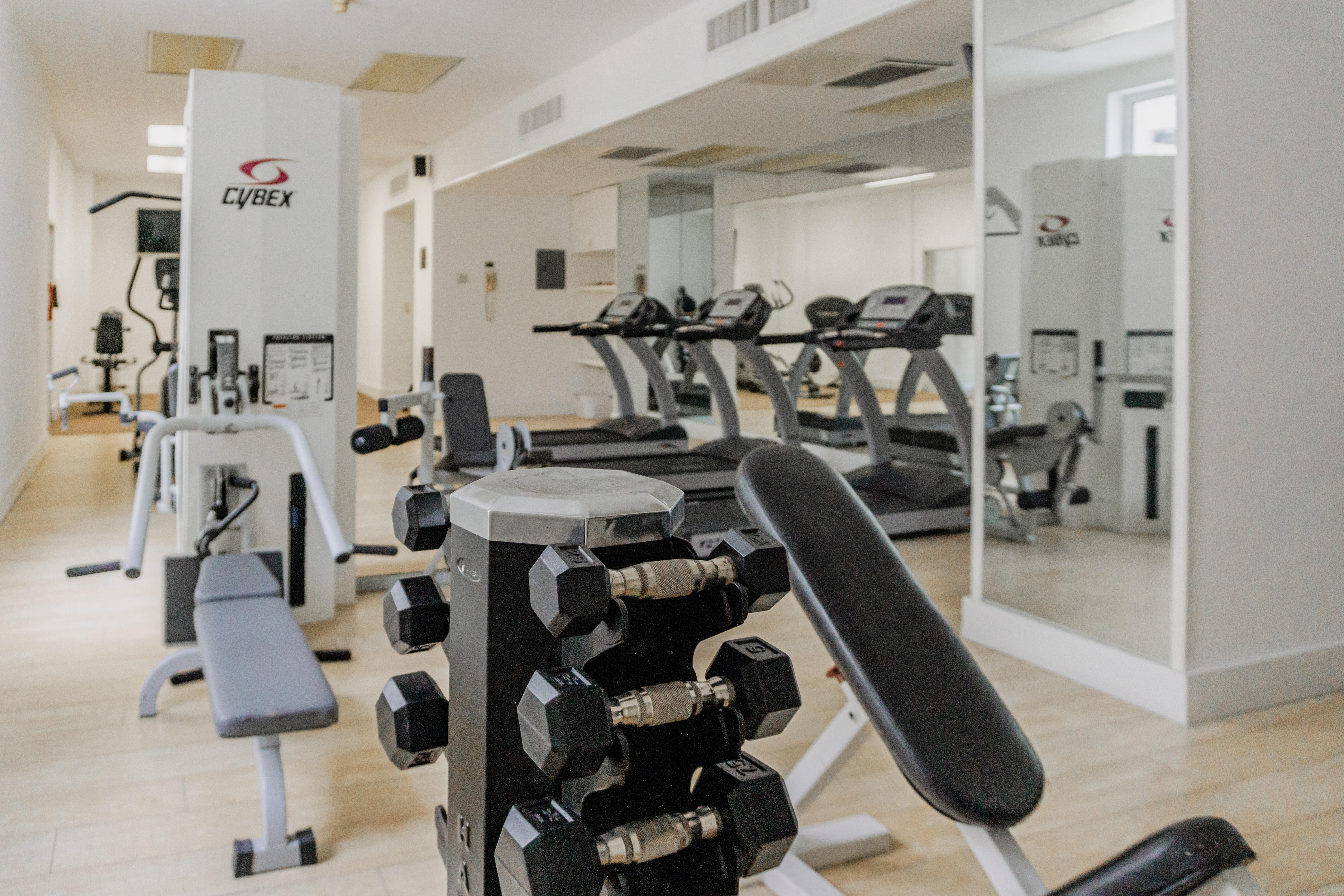 Gamma Monterrey Gran Hotel Ancira Экстерьер фото A typical gym