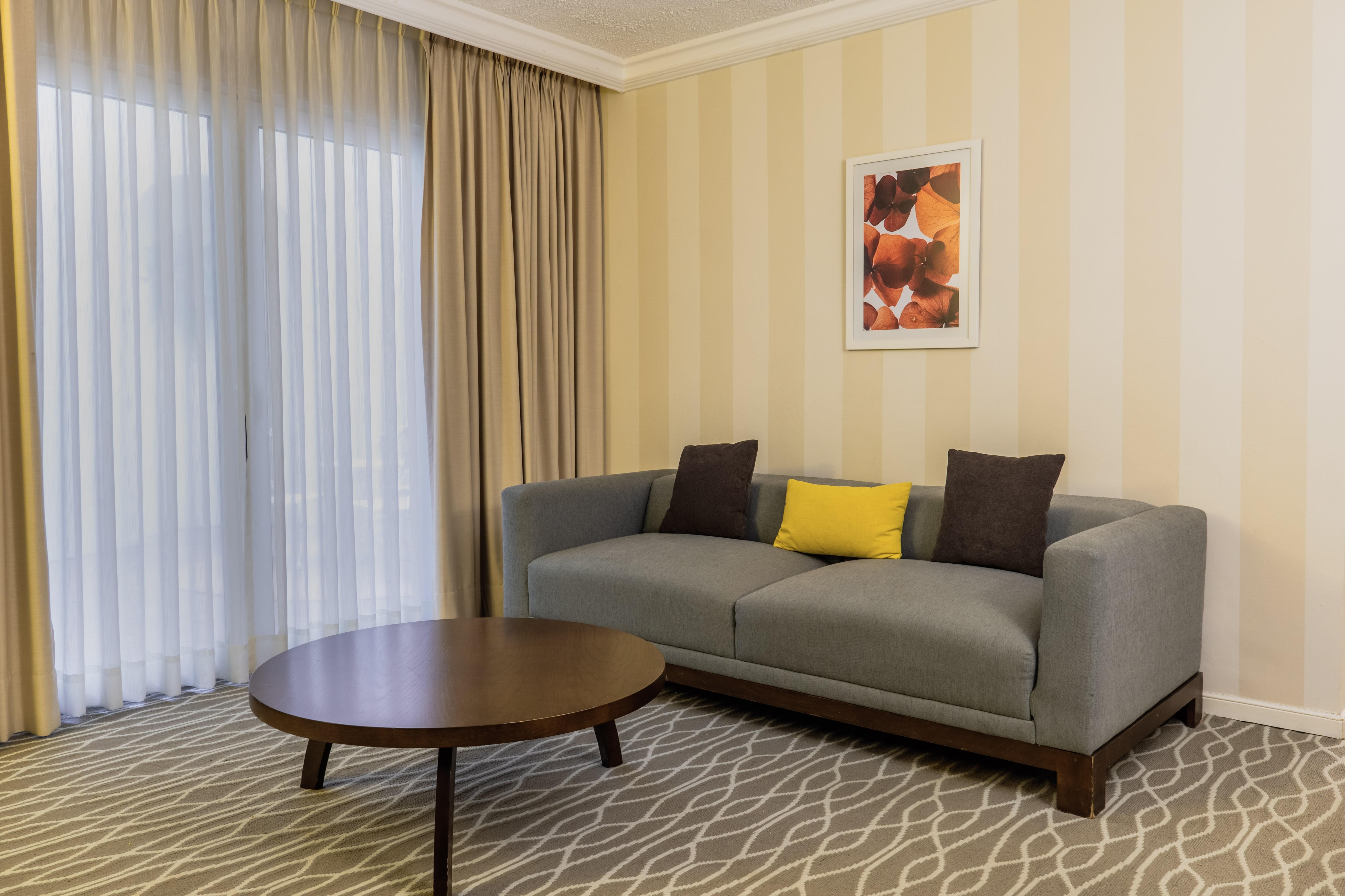 Gamma Monterrey Gran Hotel Ancira Экстерьер фото A living room in a hotel suite